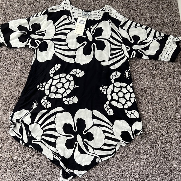 NWT Hawaiian Print Swimsuit Coverup - Picture 1 of 3
